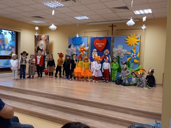 Dzień babci i dziadka u sióstr prezentek