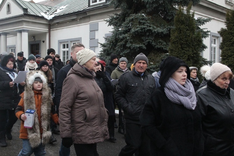 Zakliczyn. Kolędowanie ulicami miasta