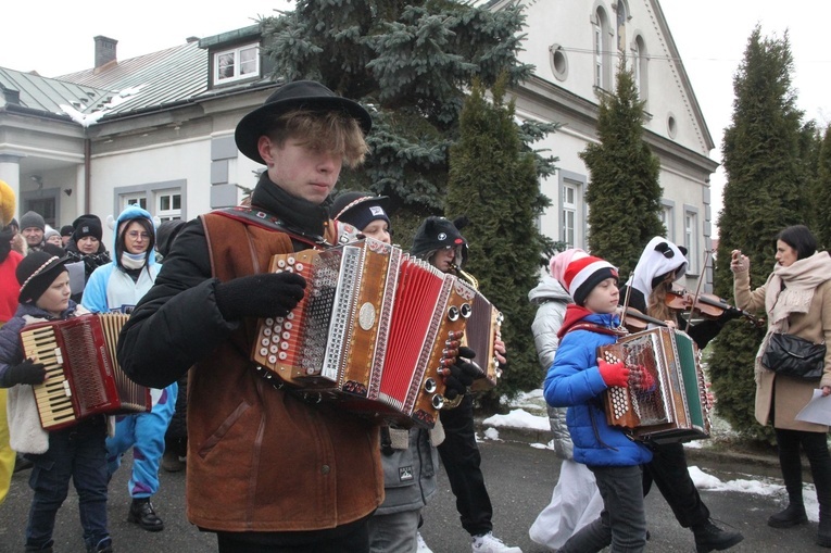 Zakliczyn. Kolędowanie ulicami miasta
