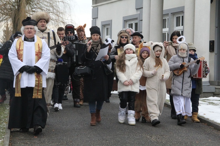 Zakliczyn. Kolędowanie ulicami miasta