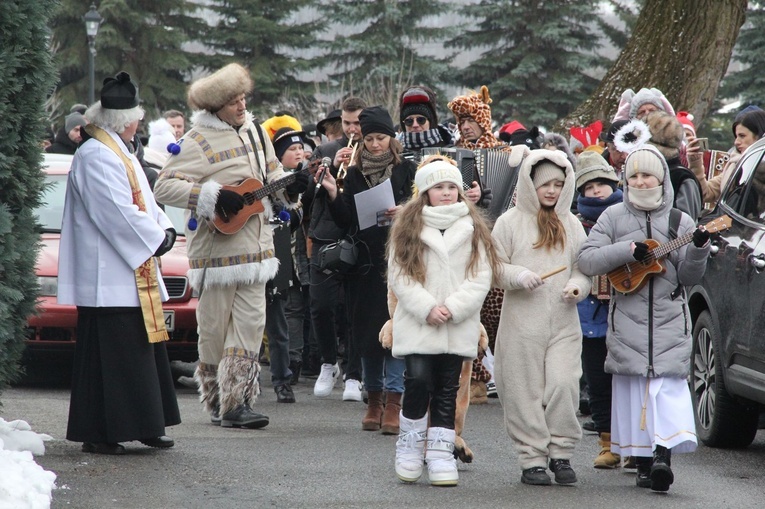 Zakliczyn. Kolędowanie ulicami miasta