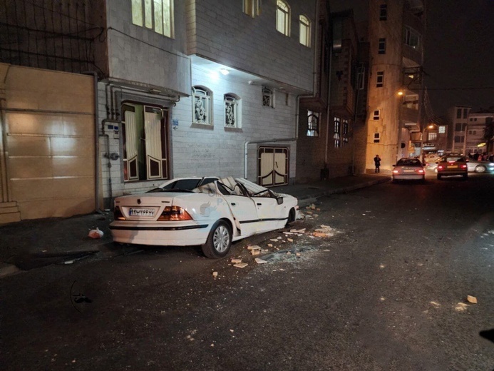 Iran: w trzęsieniu ziemi zginęły trzy osoby; ponad 800 jest rannych