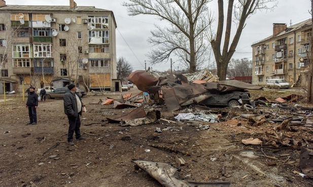 Ukraina: rosyjska rakieta uderzyła w budynek mieszkalny w Charkowie, zginęła jedna osoba