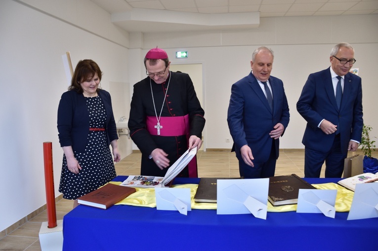 W Pruszczu Gdańskim otwarto nową siedzibę szkoły katolickiej