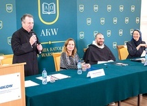 	Rektor AKW ks. prof. Krzysztof Pawlina zachęcał słuchaczy do pracy nad cnotą pokory.