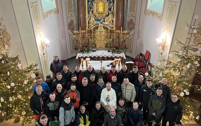 Po drodze panowie odwiedzili sanktuarium Marii Śnieżnej, gdzie modlili się za wstawiennictwem Przyczyny Naszej Radości za swoje rodziny.