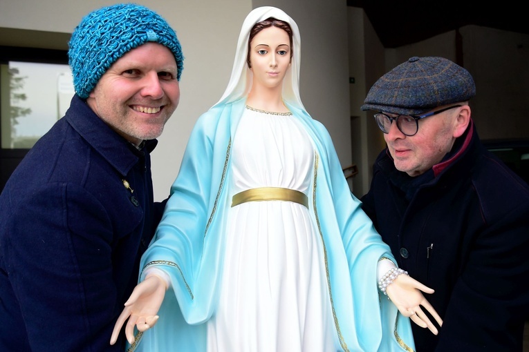 Wieczernik z Królową Pokoju 