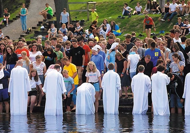 Festiwal w Kokotku  co roku przyciąga  wielu młodych ludzi.