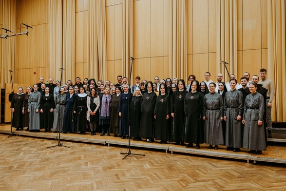 Dzień Życia Konsekrowanego to idealny moment na premierę hymnu Kongresu Młodych Konsekrowanych