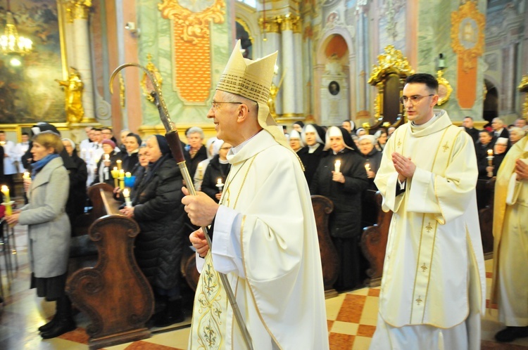 Dzień Życia Konsekrowanego i jubileusz święceń biskupich