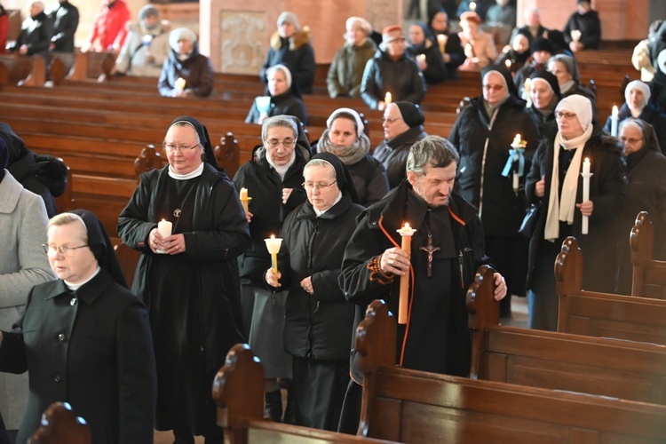 Dzień Życia Konsekrowanego w świdnickiej katedrze