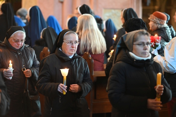 Dzień Życia Konsekrowanego w świdnickiej katedrze