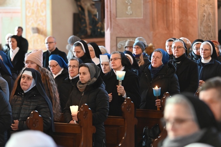 Dzień Życia Konsekrowanego w świdnickiej katedrze