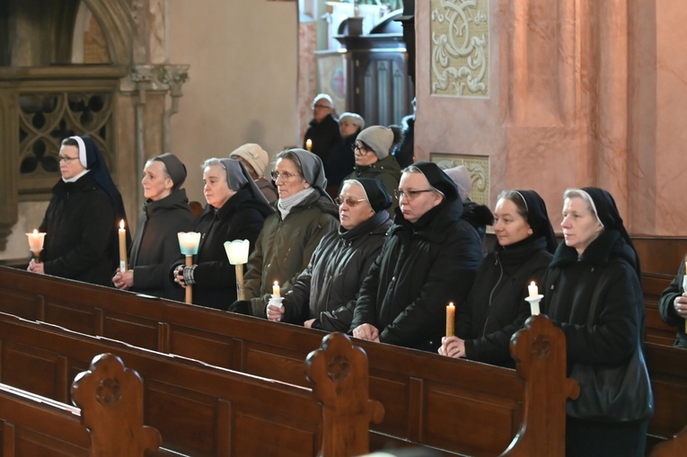 Dzień Życia Konsekrowanego w świdnickiej katedrze