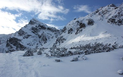 Tatry: turysta zasypany przez lawinę