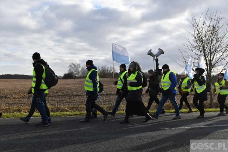 Comiesięczna pielgrzymka z Międzyrzecza do Pani Cierpliwie Słuchającej