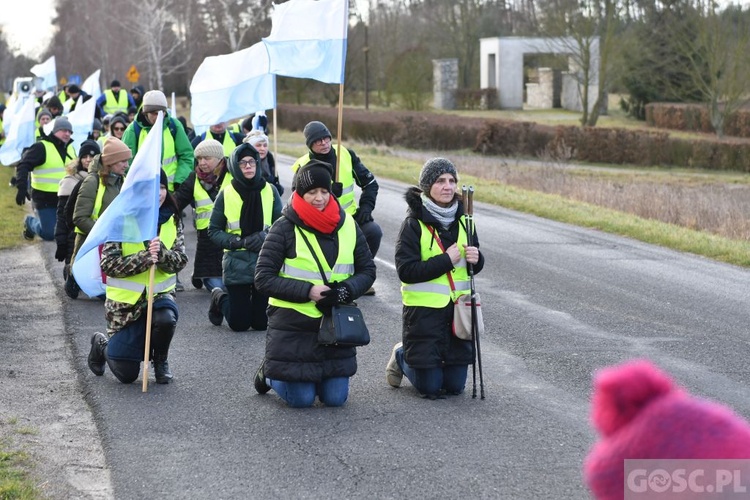 Comiesięczna pielgrzymka z Międzyrzecza do Pani Cierpliwie Słuchającej