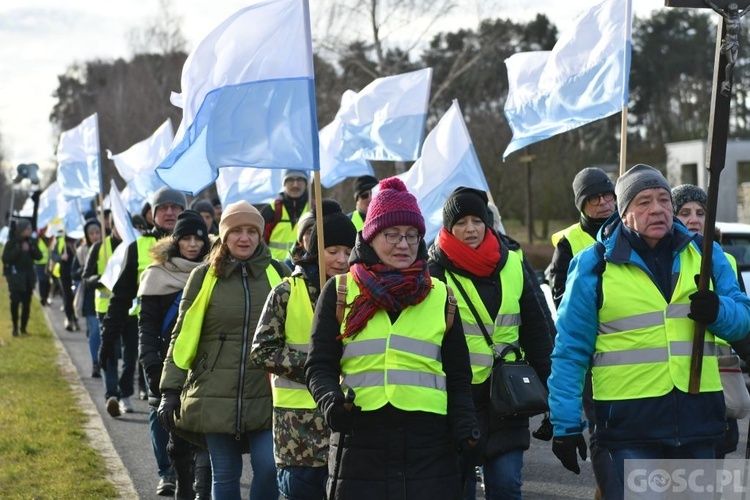 Comiesięczna pielgrzymka z Międzyrzecza do Pani Cierpliwie Słuchającej