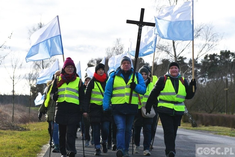 Comiesięczna pielgrzymka z Międzyrzecza do Pani Cierpliwie Słuchającej