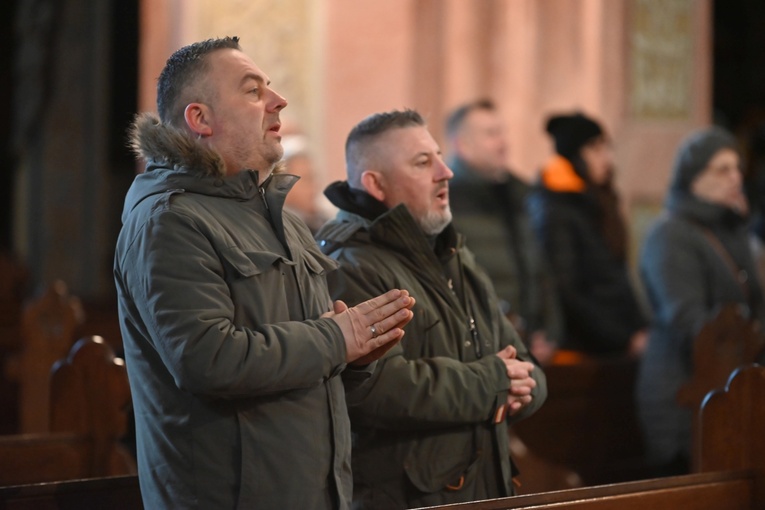 Pierwszosobotnia modlitwa z bp. Markiem Mendykiem i Wojownikami Maryi