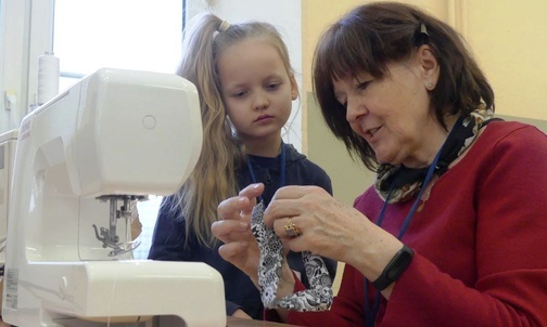 Babcia Zosia służyła fachową pomocą każdej kursantce.