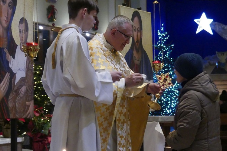 Każdy uczestnik Boskiej Liturgii, którą sprawował o. Mariusz Michalik, mógł uczcić relikwie św. Jozafata.