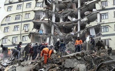 Liczba ofiar śmiertelnych trzęsienia ziemi w Turcji wzrosła do 1651