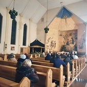 ▲	Nabożeństwo odbywa się w parafii pw. Świętej Rodziny.
