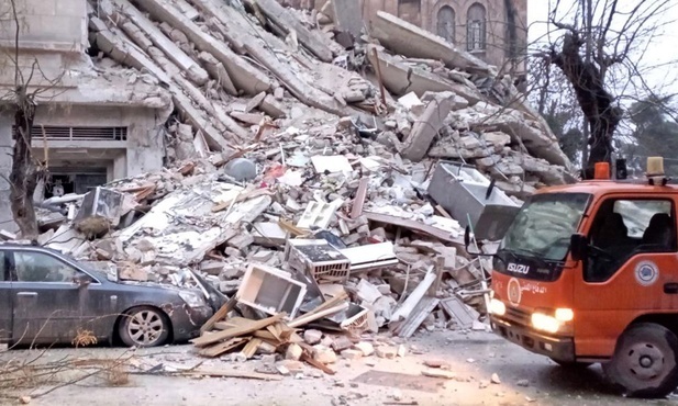 Aleppo: Melchicki arcybiskup został wydobyty żywy spod gruzów. Ale jego wikariusz...