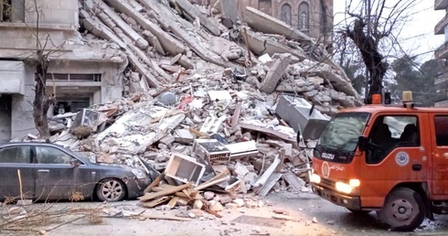 Aleppo: Melchicki arcybiskup został wydobyty żywy spod gruzów. Ale jego wikariusz...