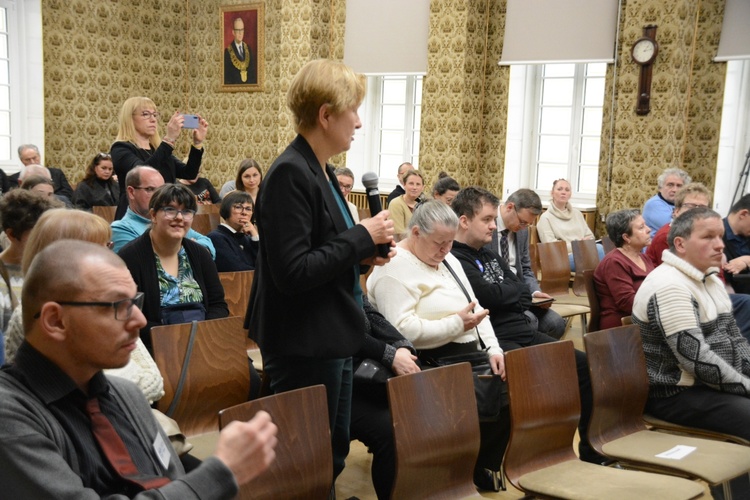 Debata o potrzebach osób z niepełnosprawnością intelektualną