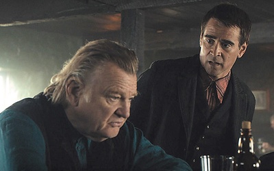 Brendan Gleeson jako Colm Doherty i Colin Farrell w roli Pádraica Súilleabháia.