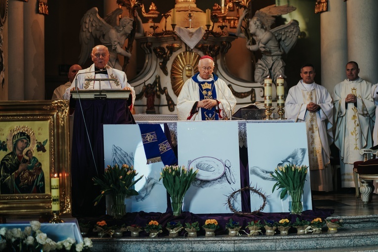 W centrum naszego spotkania będzie uroczysta Eucharystia.