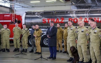 Polscy strażacy w Turcji wydobyli 11 osobę spod gruzów w Besni