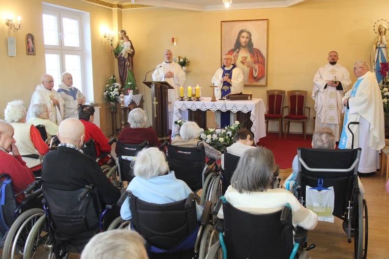 Jelenia Góra. Biskup u chorych