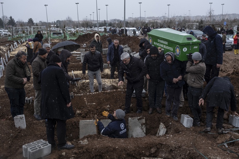 Dramat rodziny Talal: siedem osób uciekło przed wojną z Iraku do Turcji - i zginęło tam w trzęsieniu ziemi