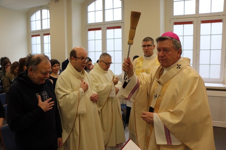 Błogosławieństwo kaplicy w Katolickim Zespole Szkolno-Przedszkolnym "Paulińska"