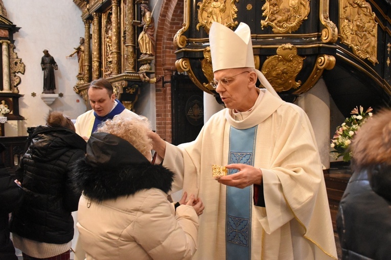 Podczas liturgii udzielony został sakrament namaszczenia chorych. 