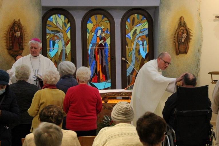 Bp Marek Szkudło: Wracałem od chorego umocniony i pocieszony. Istnieje apostolstwo chorych