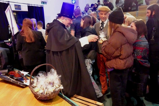 Ebenezer Scrooge i inni - nauczyciele bielskiego gastronoma na scenie
