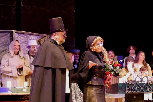 Ebenezer Scrooge i inni - nauczyciele bielskiego gastronoma na scenie