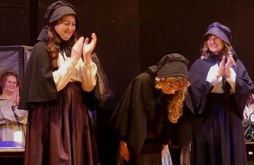 Ebenezer Scrooge i inni - nauczyciele bielskiego gastronoma na scenie