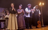 Ebenezer Scrooge i inni - nauczyciele bielskiego gastronoma na scenie