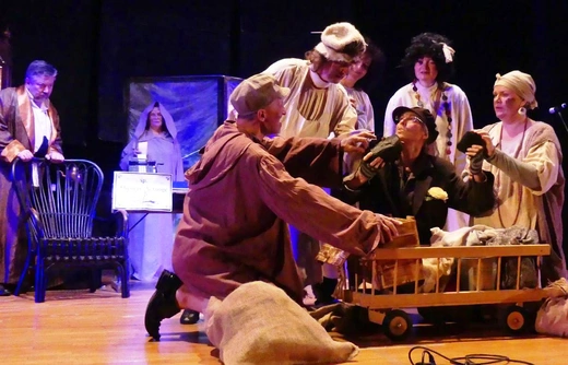 Ebenezer Scrooge i inni - nauczyciele bielskiego gastronoma na scenie