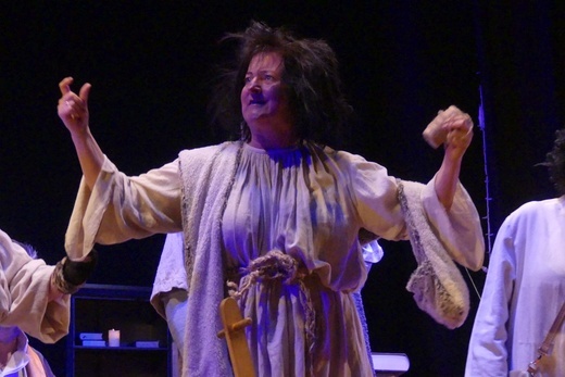 Ebenezer Scrooge i inni - nauczyciele bielskiego gastronoma na scenie