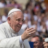 Papież Franciszek: Wiarę wypełnia się poprzez miłosierdzie 