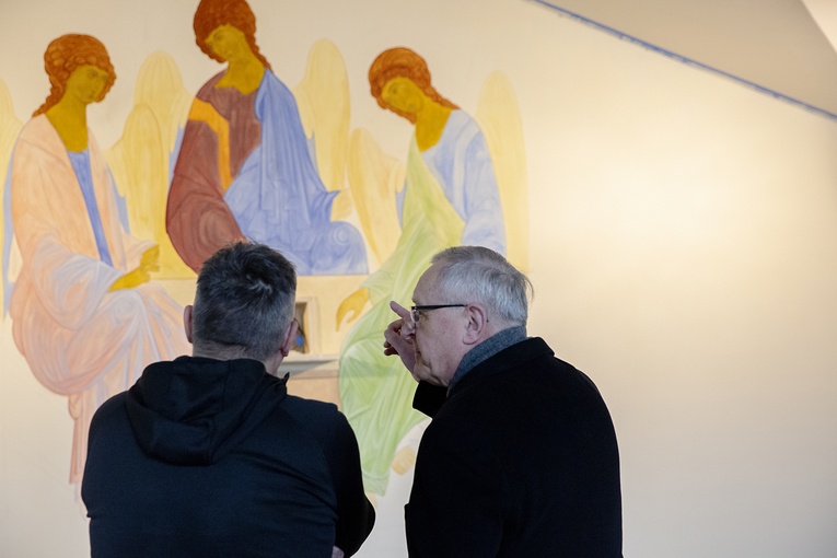 Prace nad ikoną w Pleśnej