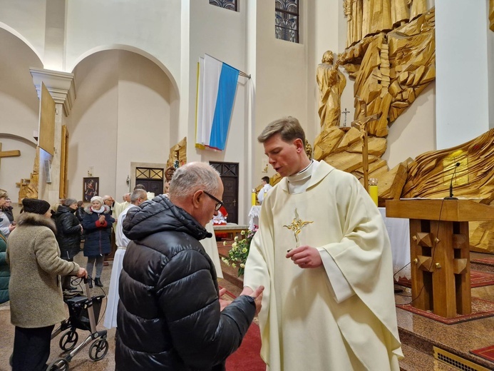 Biskup odwiedził chorych w domach