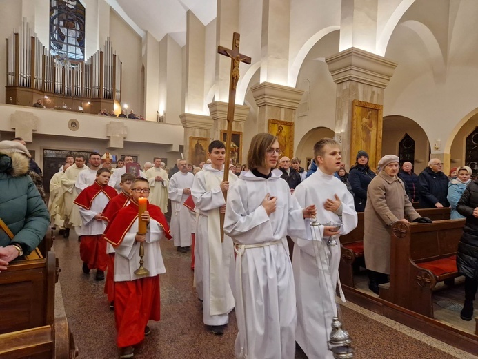 Biskup odwiedził chorych w domach