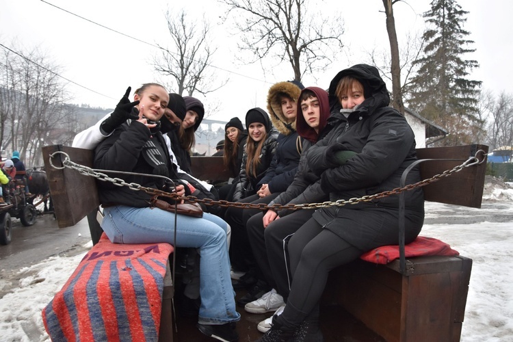 Pierwsze dni zimowiska z ks. Marcinem Zawadą